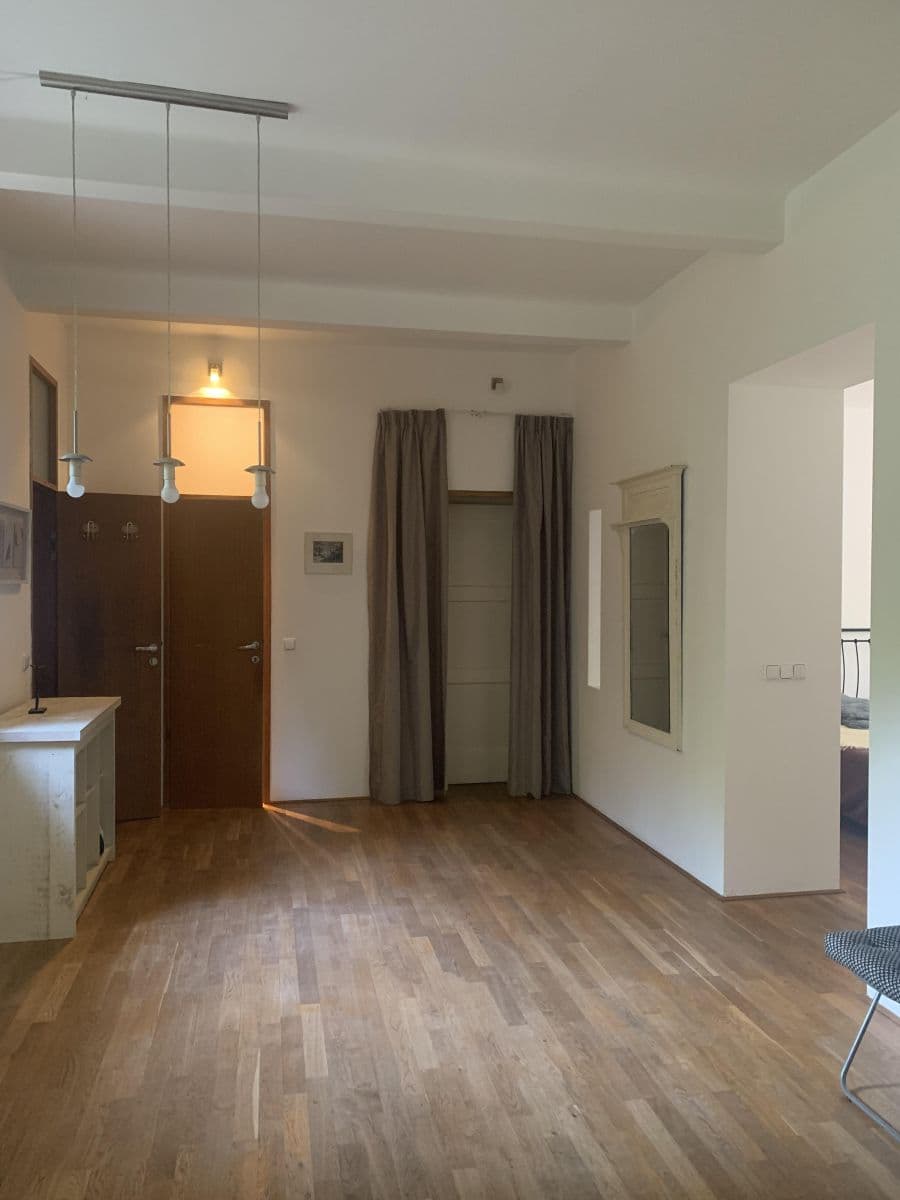 Prenájom bytu 2-izbový 76 m², Zavadilova, Praha, Praha Prenájom bytu 2-izbový 76 m², Zavadilova, Praha, Praha