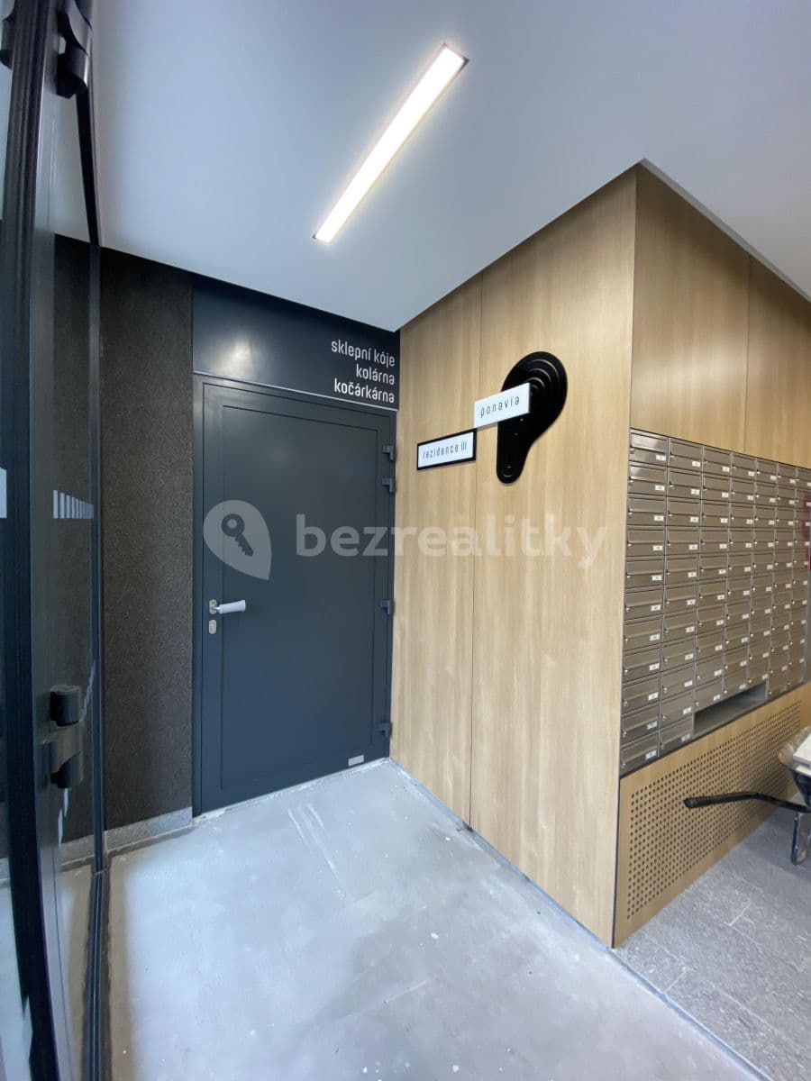 Prenájom bytu 1-izbový 33 m², Střední, Brno, Jihomoravský kraj Prenájom bytu 1-izbový 33 m², Střední, Brno, Jihomoravský kraj