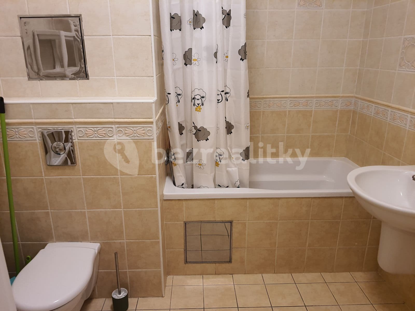 Prenájom bytu 1-izbový 38 m², Suchdolské náměstí, Praha, Praha Prenájom bytu 1-izbový 38 m², Suchdolské náměstí, Praha, Praha