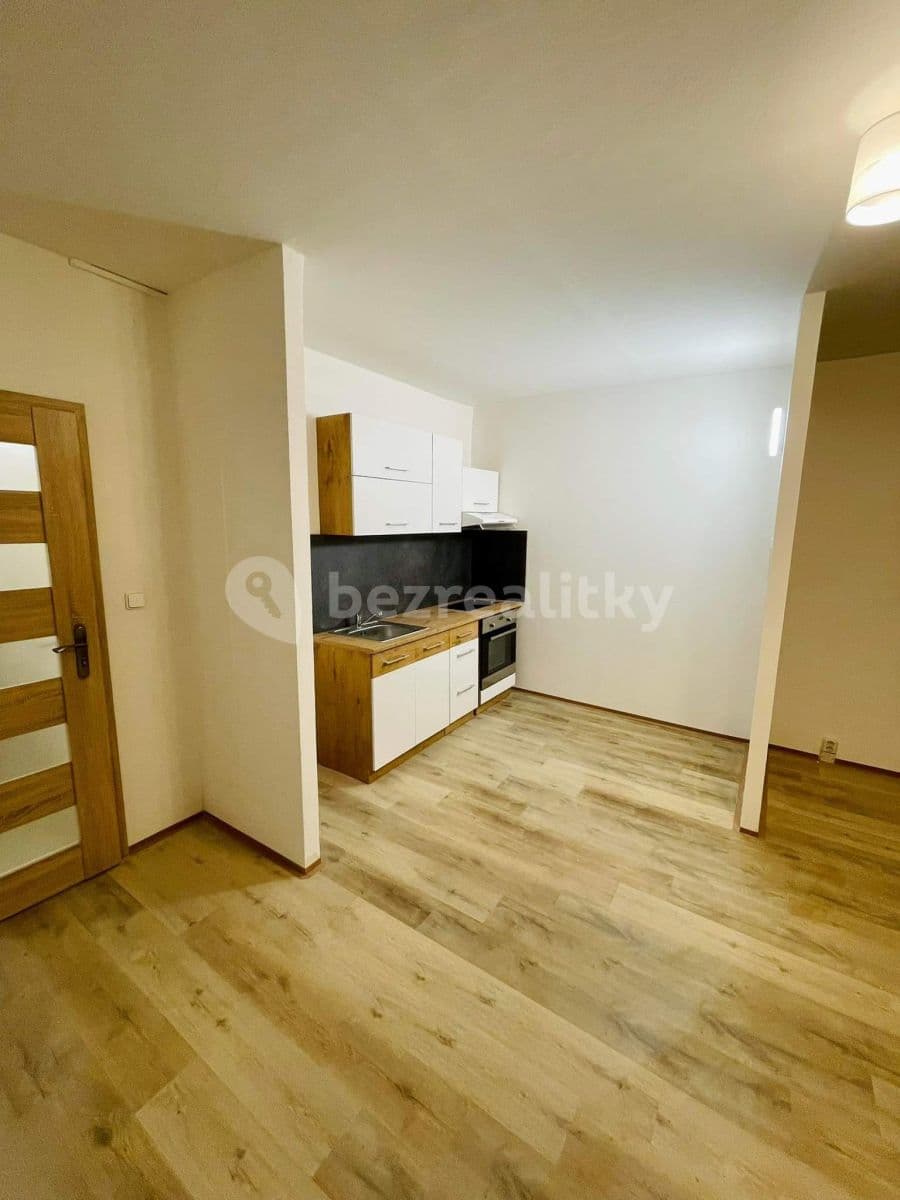Prenájom bytu 1-izbový 36 m², Spartakiádní, Ústí nad Labem, Ústecký kraj Prenájom bytu 1-izbový 36 m², Spartakiádní, Ústí nad Labem, Ústecký kraj
