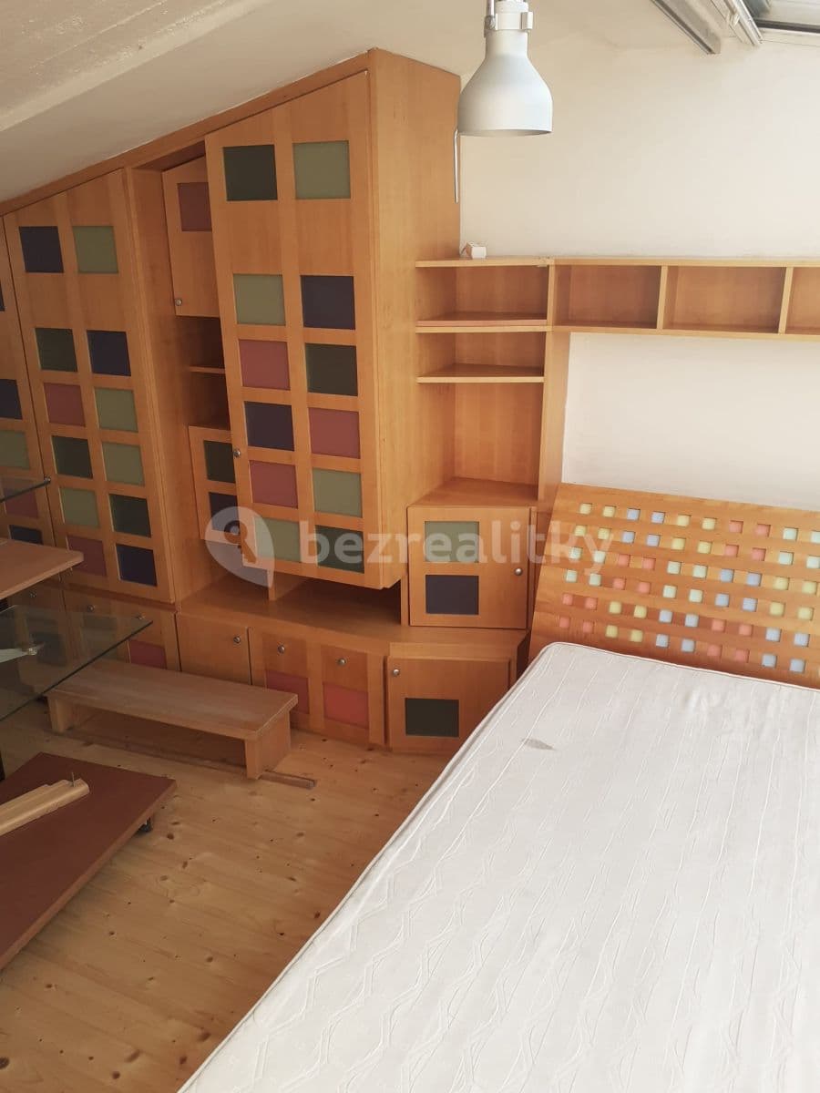 Prenájom bytu 5-izbový 160 m², 28. pluku, Praha, Praha Prenájom bytu 5-izbový 160 m², 28. pluku, Praha, Praha