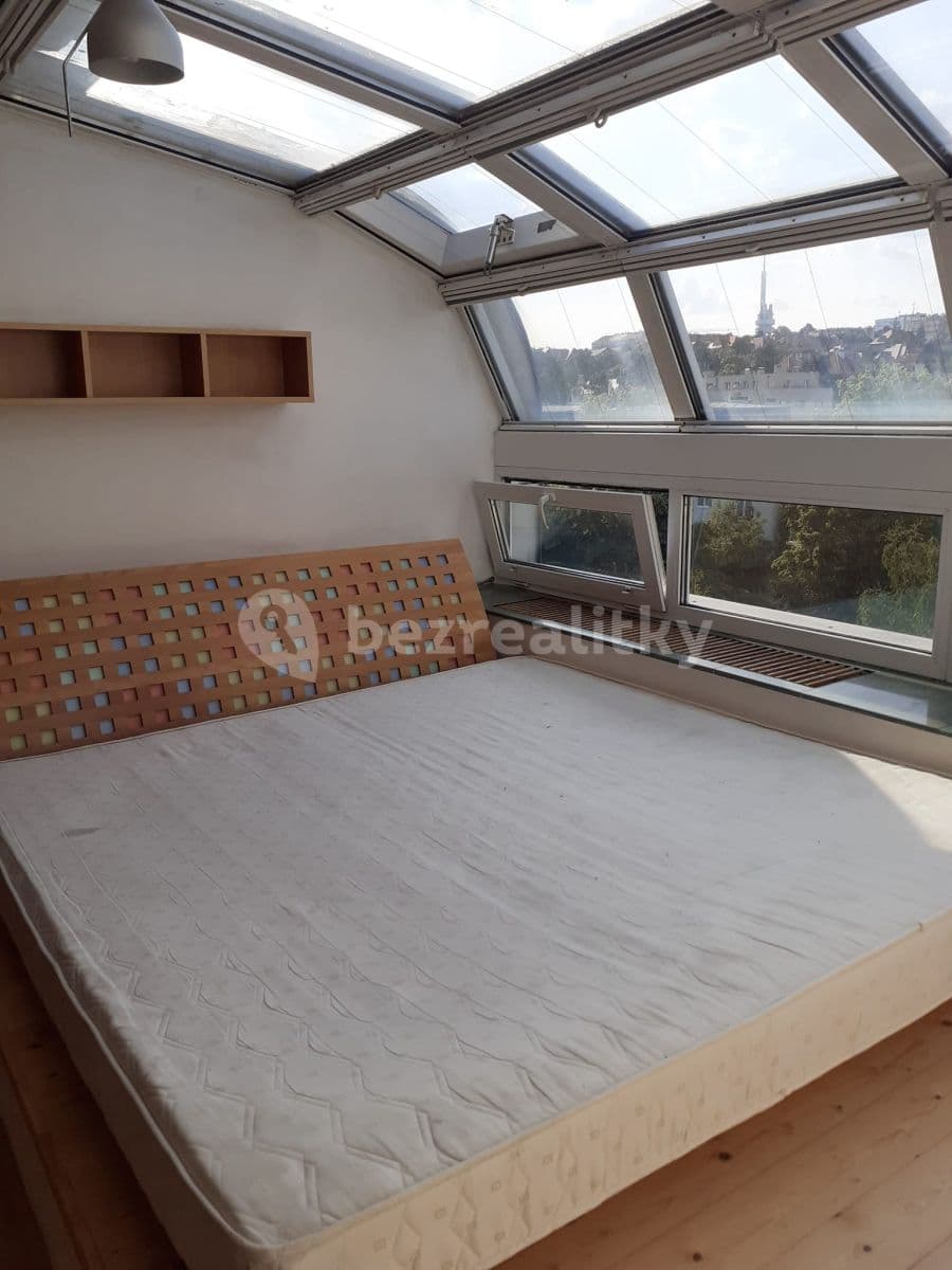 Prenájom bytu 5-izbový 160 m², 28. pluku, Praha, Praha Prenájom bytu 5-izbový 160 m², 28. pluku, Praha, Praha