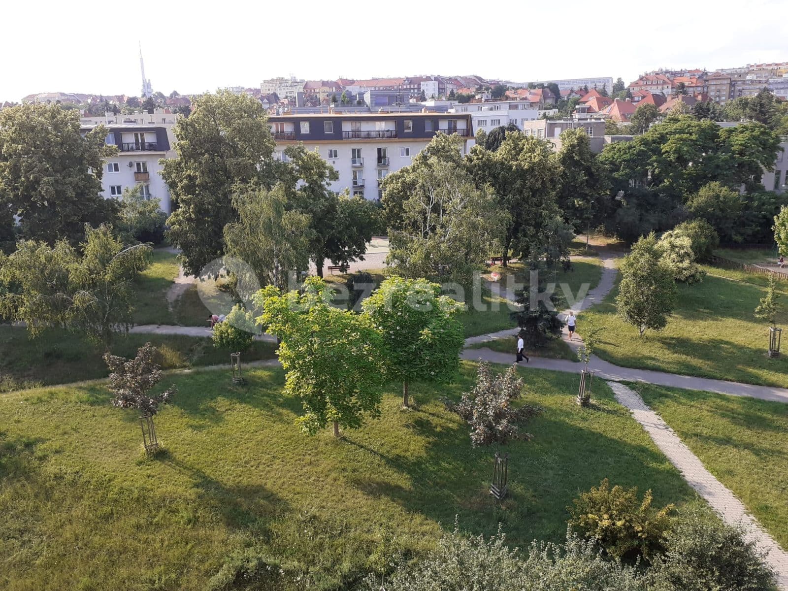 Prenájom bytu 5-izbový 160 m², 28. pluku, Praha, Praha Prenájom bytu 5-izbový 160 m², 28. pluku, Praha, Praha