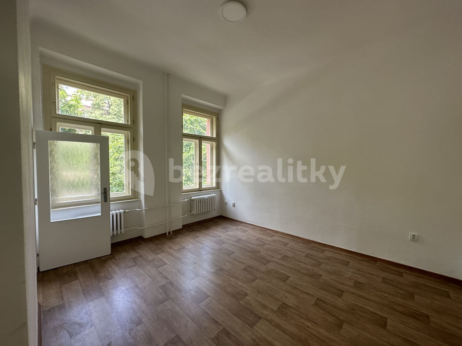 Prenájom bytu 1-izbový 30 m², Londýnská, Praha, Praha Prenájom bytu 1-izbový 30 m², Londýnská, Praha, Praha