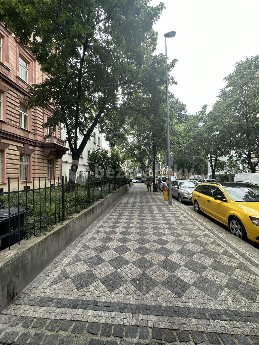 Prenájom bytu 1-izbový 30 m², Londýnská, Praha, Praha Prenájom bytu 1-izbový 30 m², Londýnská, Praha, Praha