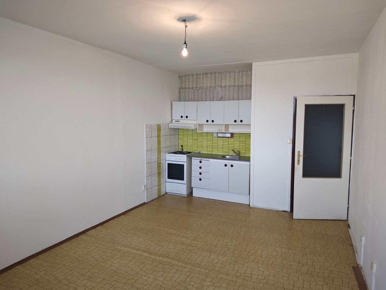 Prenájom bytu 2-izbový 45 m², třída Edvarda Beneše, Hradec Králové, Královéhradecký kraj Prenájom bytu 2-izbový 45 m², třída Edvarda Beneše, Hradec Králové, Královéhradecký kraj