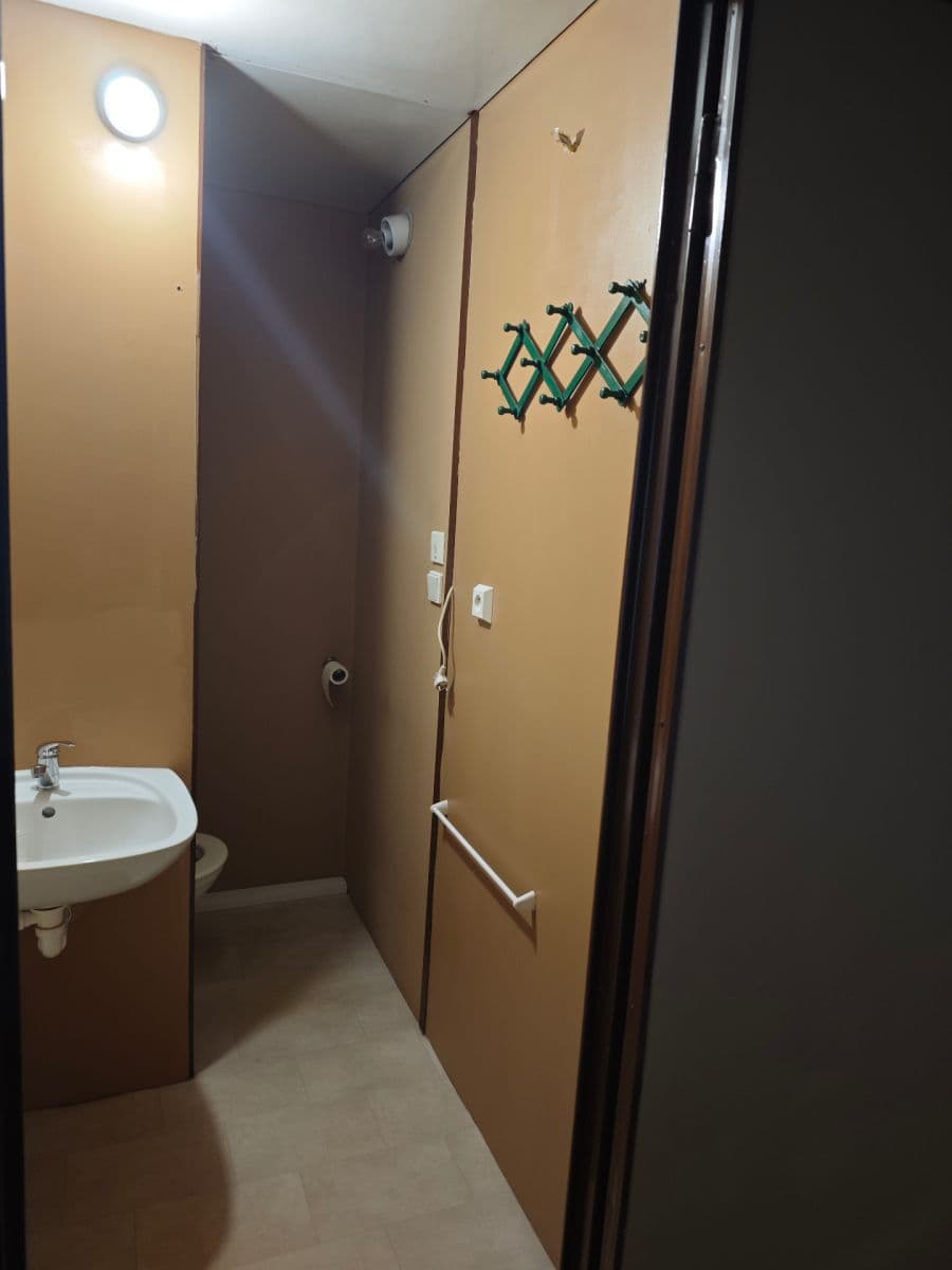 Prenájom bytu 2-izbový 45 m², třída Edvarda Beneše, Hradec Králové, Královéhradecký kraj Prenájom bytu 2-izbový 45 m², třída Edvarda Beneše, Hradec Králové, Královéhradecký kraj