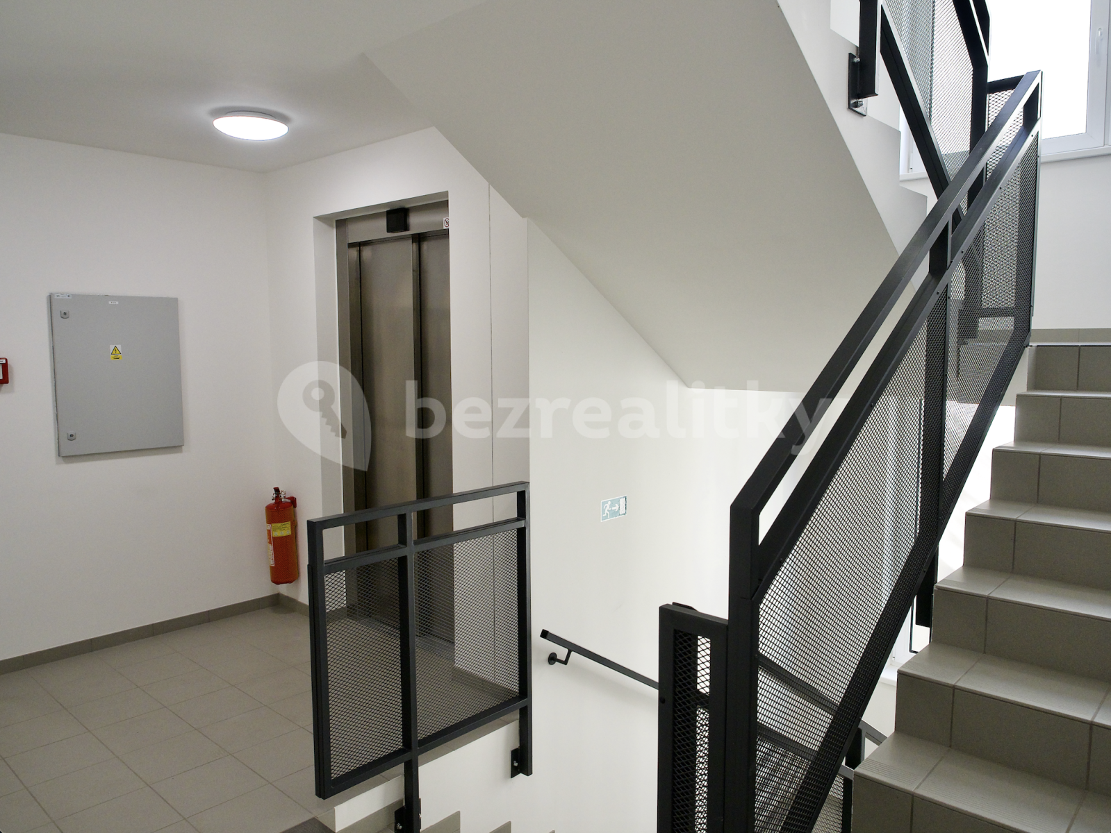 Prenájom bytu 2-izbový 63 m², Třebohostická, Praha, Praha