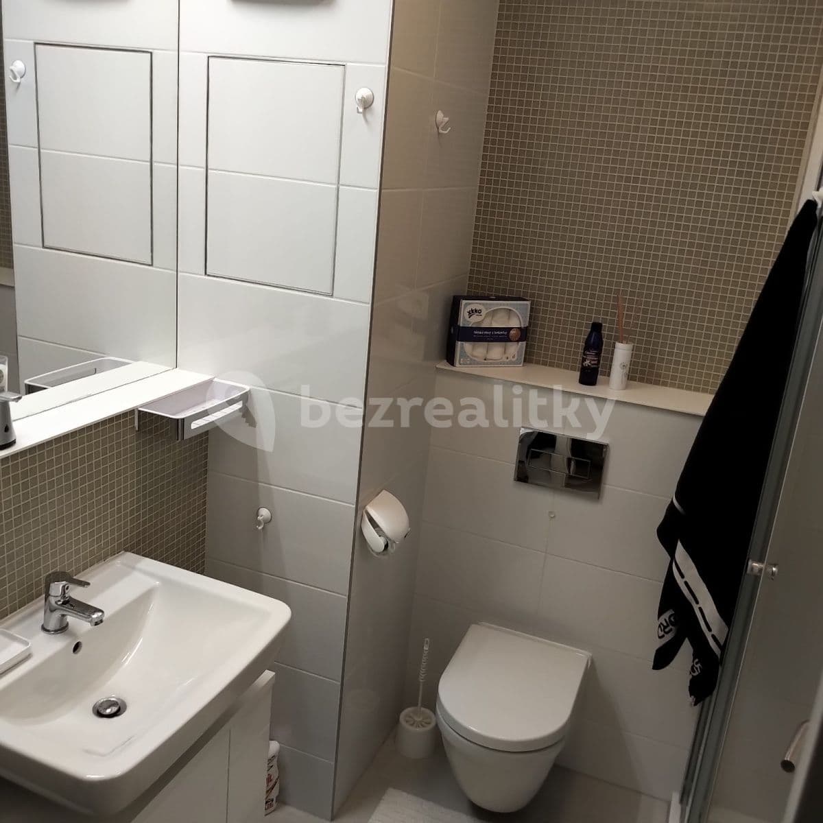 Prenájom bytu 1-izbový 48 m², Novovysočanská, Praha, Praha Prenájom bytu 1-izbový 48 m², Novovysočanská, Praha, Praha