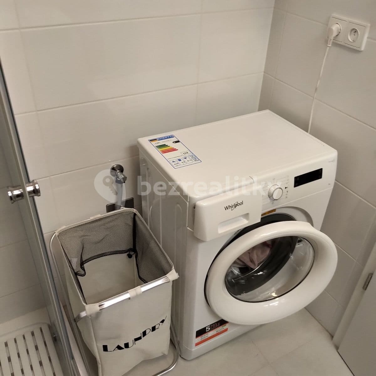 Prenájom bytu 1-izbový 48 m², Novovysočanská, Praha, Praha Prenájom bytu 1-izbový 48 m², Novovysočanská, Praha, Praha