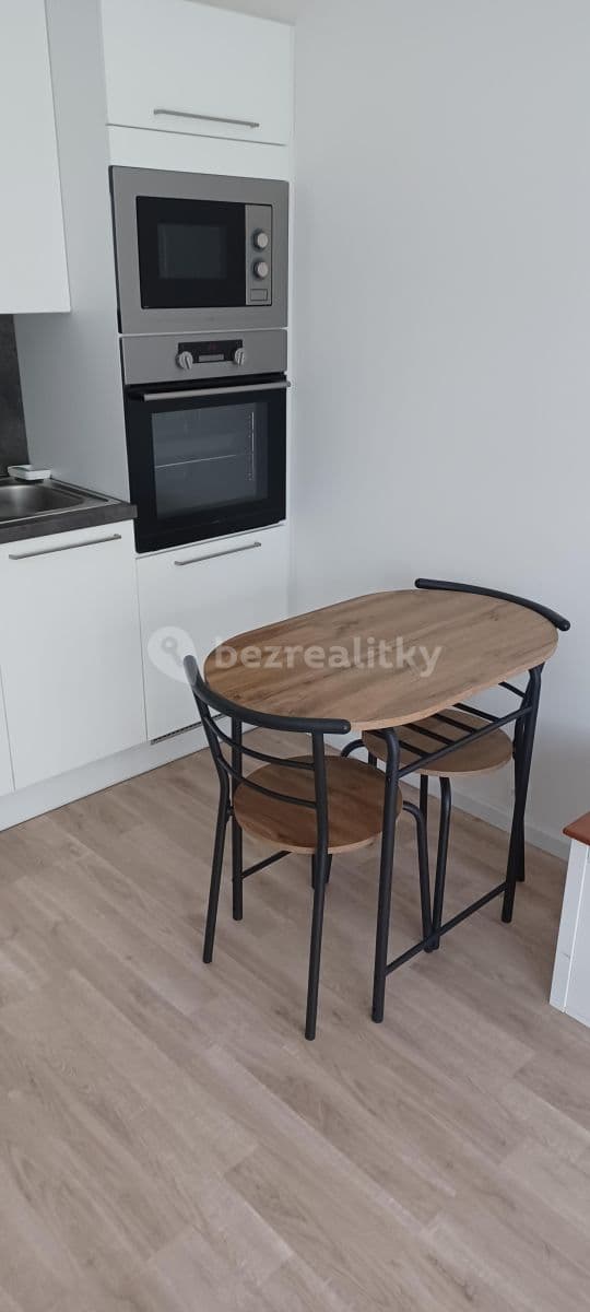 Prenájom bytu 1-izbový 48 m², Novovysočanská, Praha, Praha Prenájom bytu 1-izbový 48 m², Novovysočanská, Praha, Praha