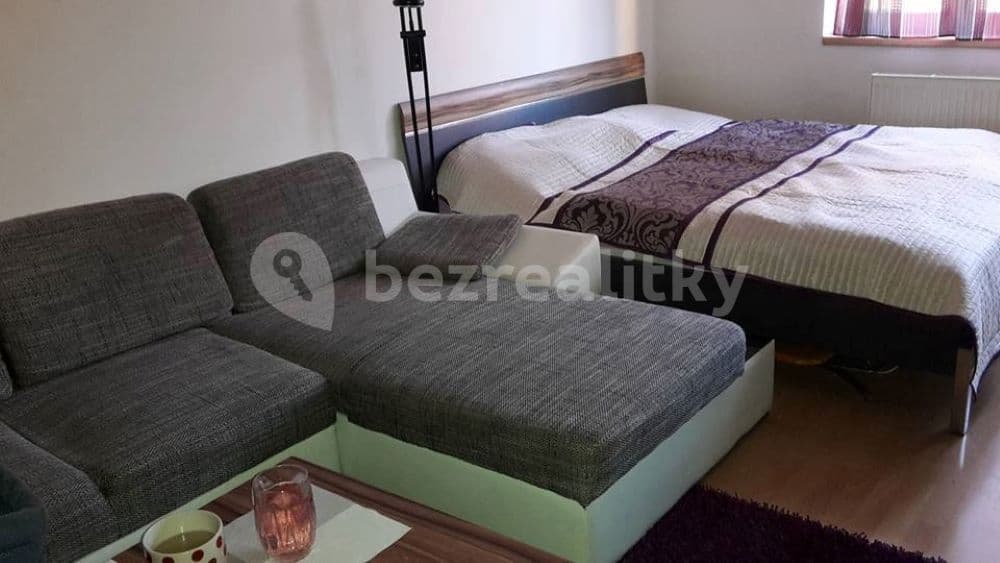 Prenájom bytu 1-izbový 38 m², Jana Palacha, Pardubice, Pardubický kraj Prenájom bytu 1-izbový 38 m², Jana Palacha, Pardubice, Pardubický kraj