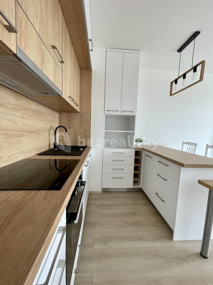 Prenájom bytu 2-izbový 58 m², Východní, Pardubice, Pardubický kraj Prenájom bytu 2-izbový 58 m², Východní, Pardubice, Pardubický kraj