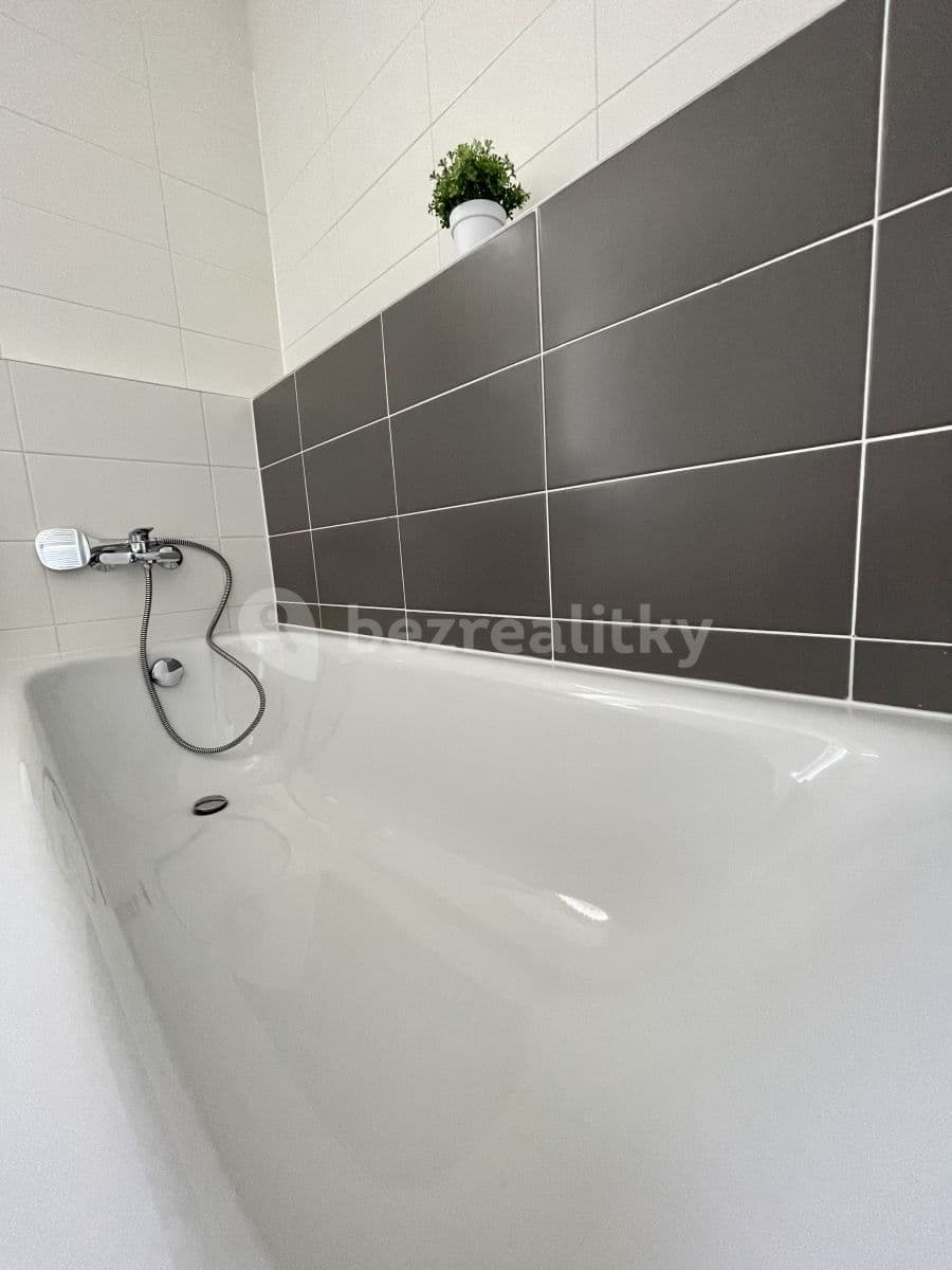 Prenájom bytu 2-izbový 58 m², Východní, Pardubice, Pardubický kraj Prenájom bytu 2-izbový 58 m², Východní, Pardubice, Pardubický kraj