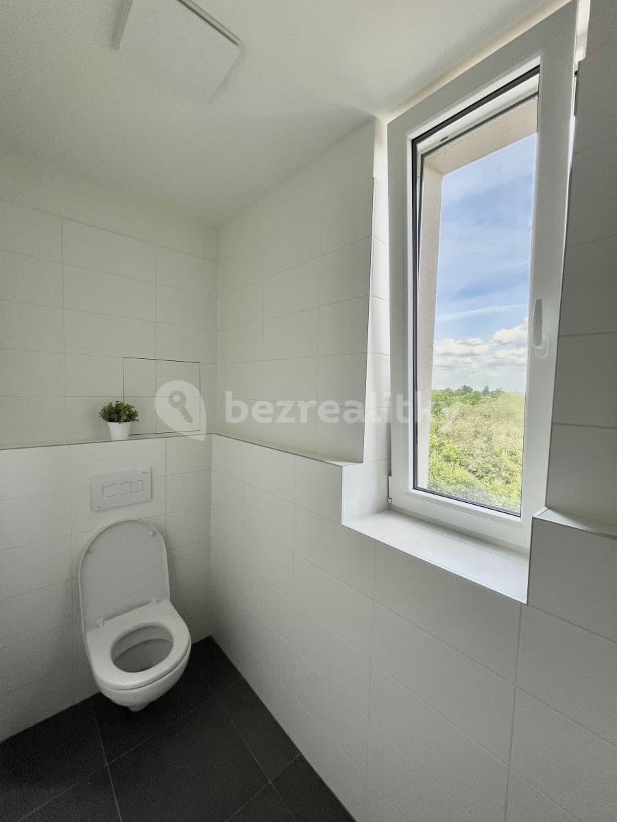 Prenájom bytu 2-izbový 58 m², Východní, Pardubice, Pardubický kraj Prenájom bytu 2-izbový 58 m², Východní, Pardubice, Pardubický kraj