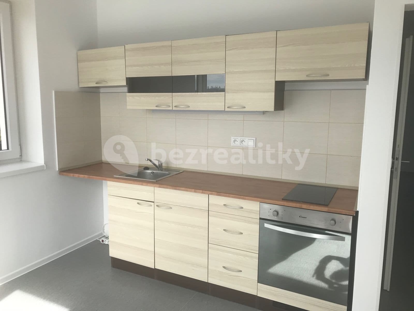 Prenájom bytu 3-izbový 58 m², Tálínská, Praha, Praha Prenájom bytu 3-izbový 58 m², Tálínská, Praha, Praha