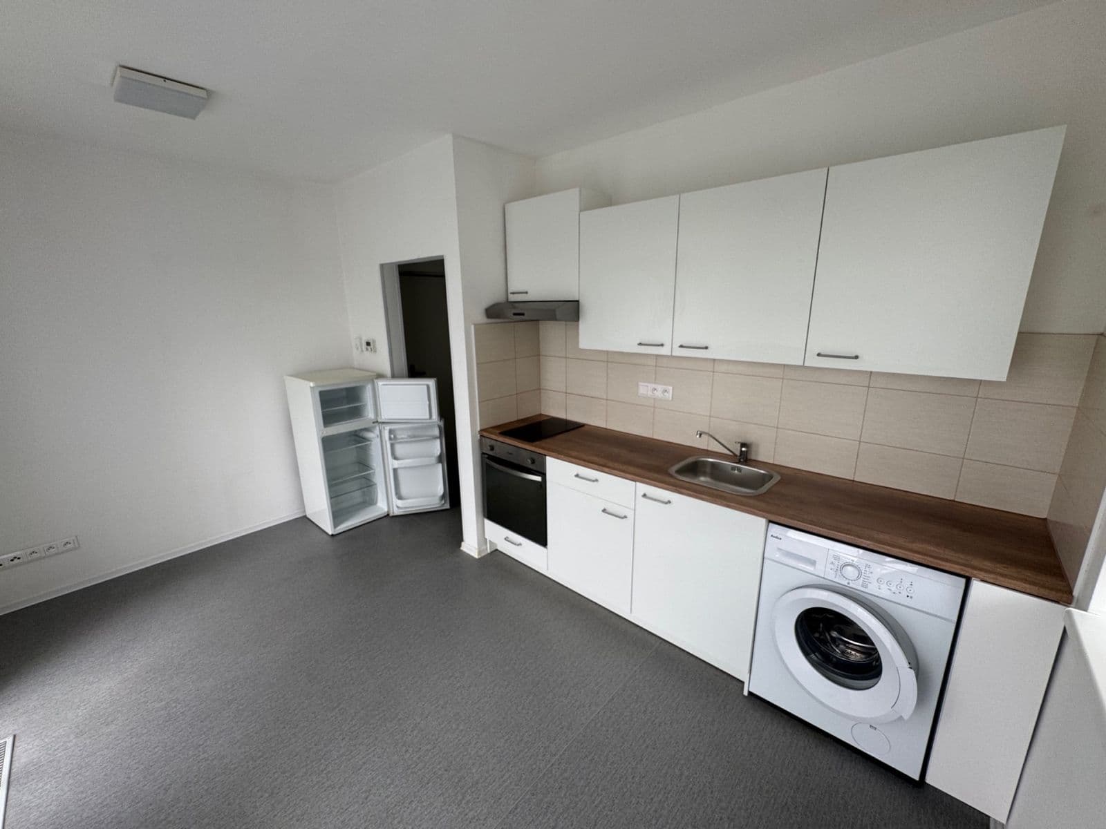 Prenájom bytu 3-izbový 58 m², Tálínská, Praha, Praha Prenájom bytu 3-izbový 58 m², Tálínská, Praha, Praha