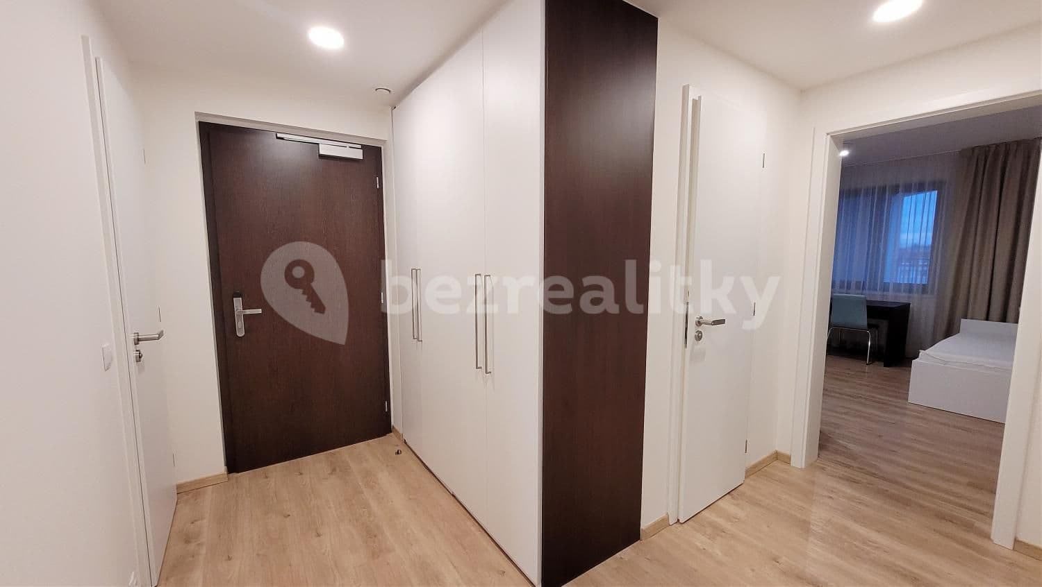 Prenájom bytu 3-izbový 69 m², Mukařovského, Praha, Praha Prenájom bytu 3-izbový 69 m², Mukařovského, Praha, Praha