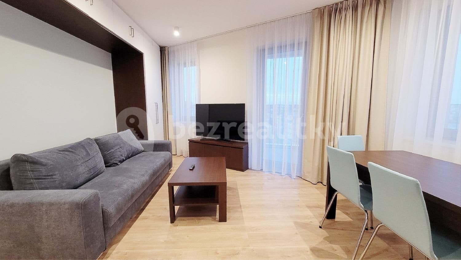 Prenájom bytu 3-izbový 69 m², Mukařovského, Praha, Praha Prenájom bytu 3-izbový 69 m², Mukařovského, Praha, Praha