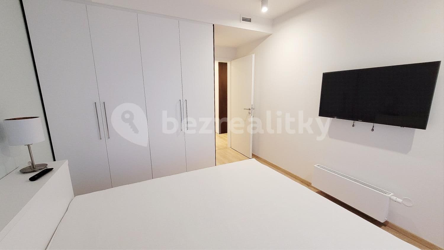 Prenájom bytu 3-izbový 69 m², Mukařovského, Praha, Praha Prenájom bytu 3-izbový 69 m², Mukařovského, Praha, Praha