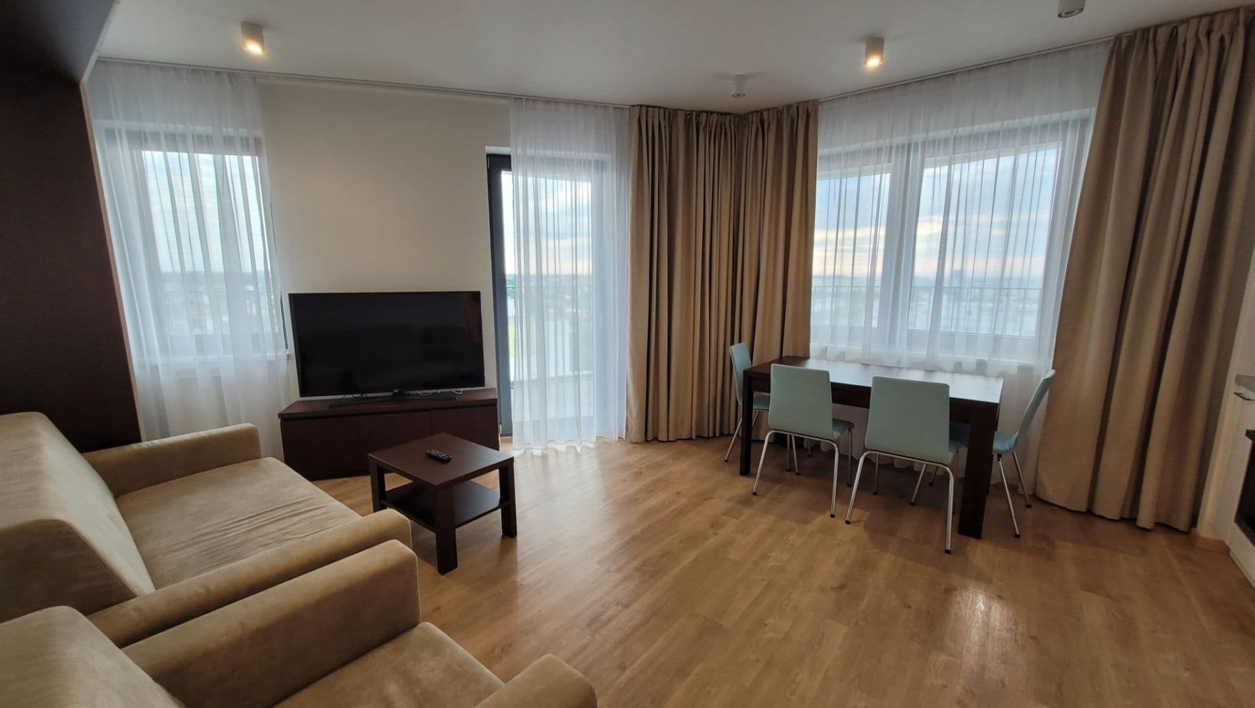 Prenájom bytu 3-izbový 69 m², Mukařovského, Praha, Praha Prenájom bytu 3-izbový 69 m², Mukařovského, Praha, Praha