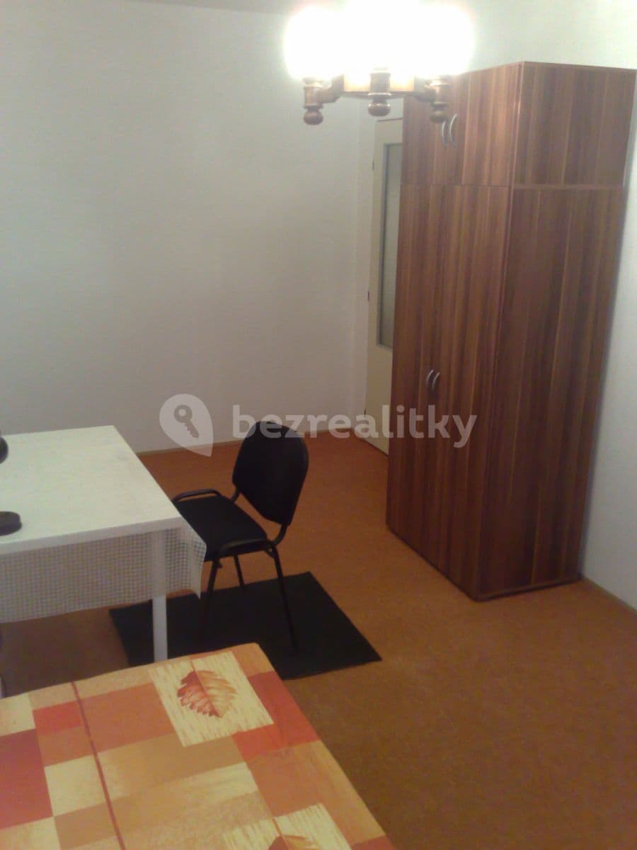 Prenájom bytu 3-izbový 92 m², Španielova, Praha, Praha Prenájom bytu 3-izbový 92 m², Španielova, Praha, Praha