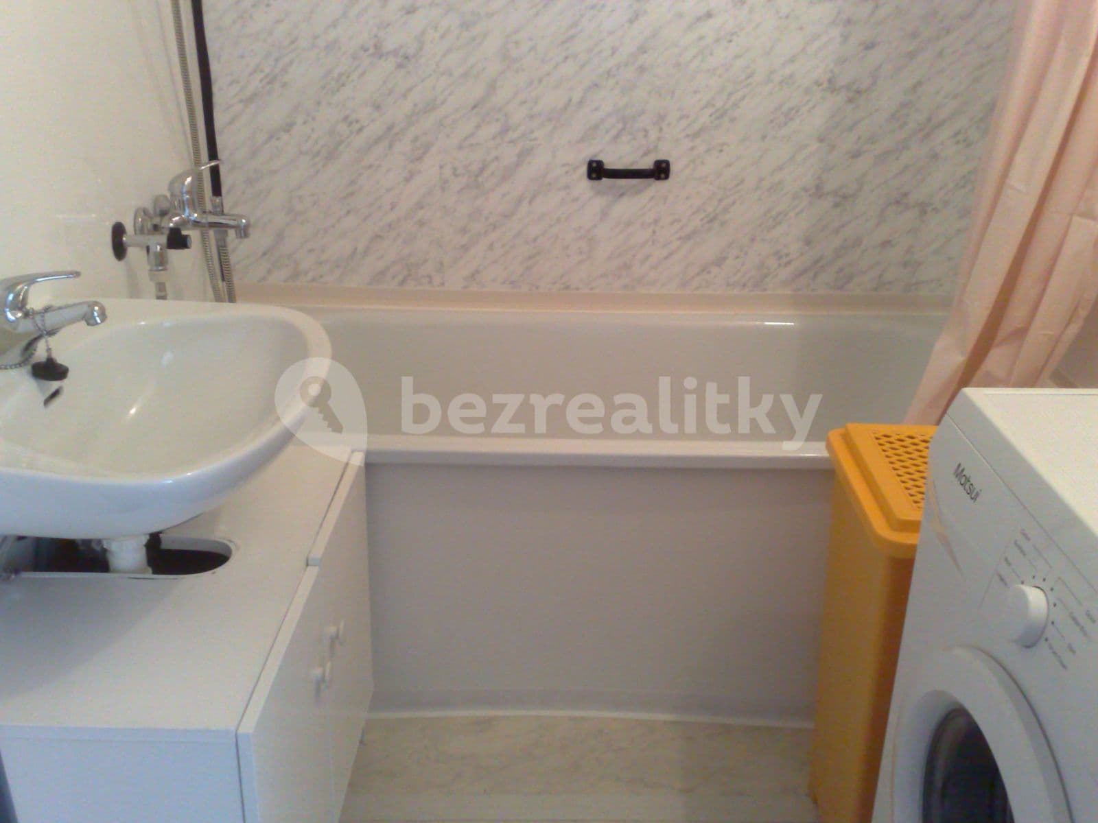 Prenájom bytu 3-izbový 92 m², Španielova, Praha, Praha Prenájom bytu 3-izbový 92 m², Španielova, Praha, Praha