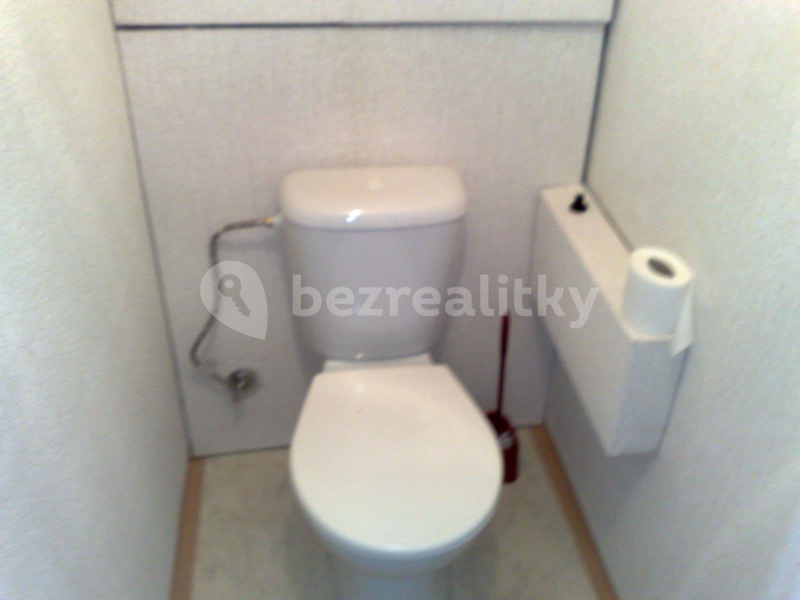 Prenájom bytu 3-izbový 92 m², Španielova, Praha, Praha Prenájom bytu 3-izbový 92 m², Španielova, Praha, Praha