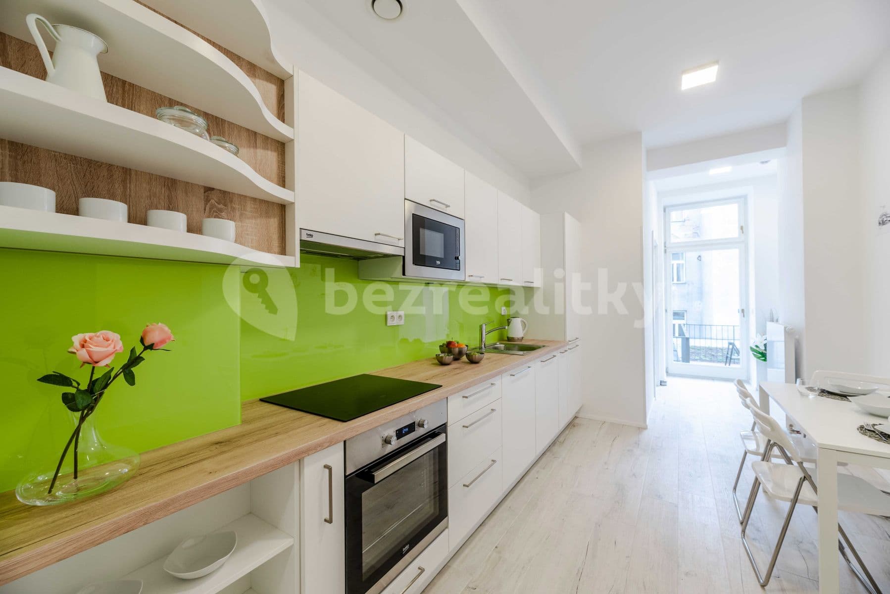 Prenájom bytu 3-izbový 71 m², Francouzská, Praha, Praha Prenájom bytu 3-izbový 71 m², Francouzská, Praha, Praha