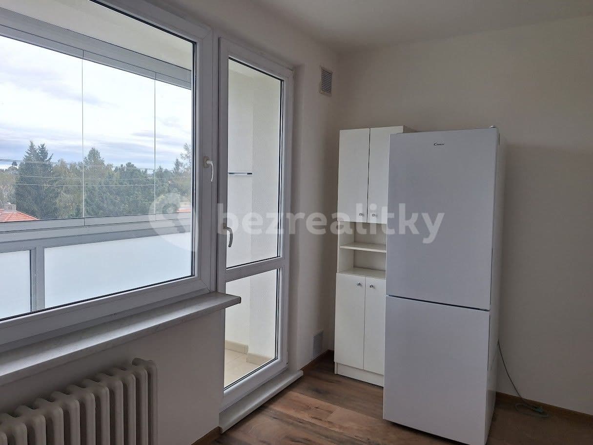 Prenájom bytu 1-izbový 55 m², Komenského náměstí, Říčany, Středočeský kraj Prenájom bytu 1-izbový 55 m², Komenského náměstí, Říčany, Středočeský kraj