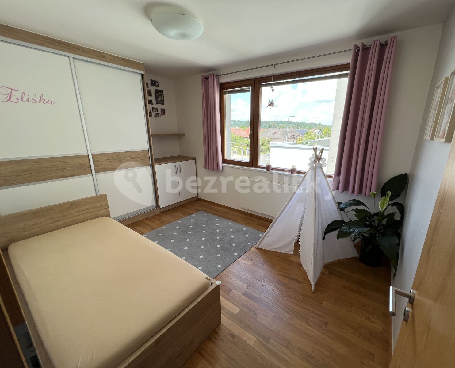 Prenájom bytu 3-izbový 102 m², Mokropeská, Černošice, Středočeský kraj Prenájom bytu 3-izbový 102 m², Mokropeská, Černošice, Středočeský kraj