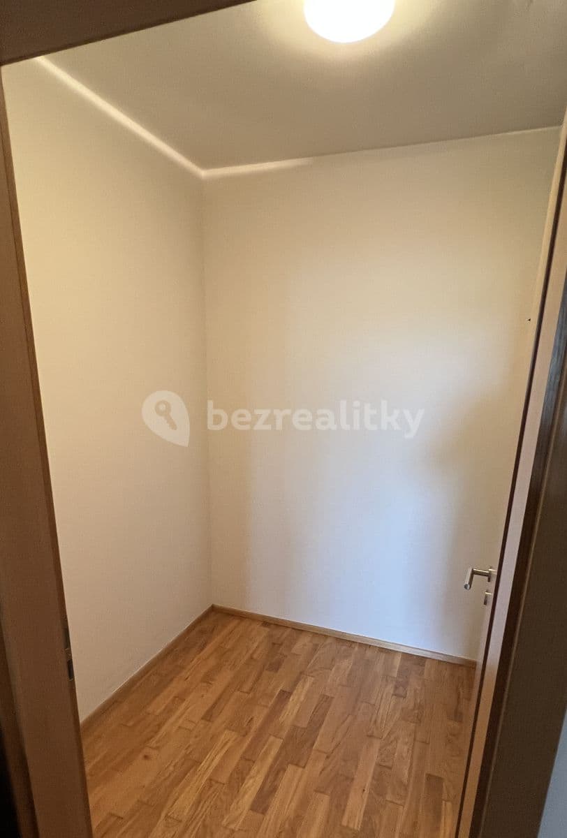 Prenájom bytu 3-izbový 102 m², Mokropeská, Černošice, Středočeský kraj Prenájom bytu 3-izbový 102 m², Mokropeská, Černošice, Středočeský kraj