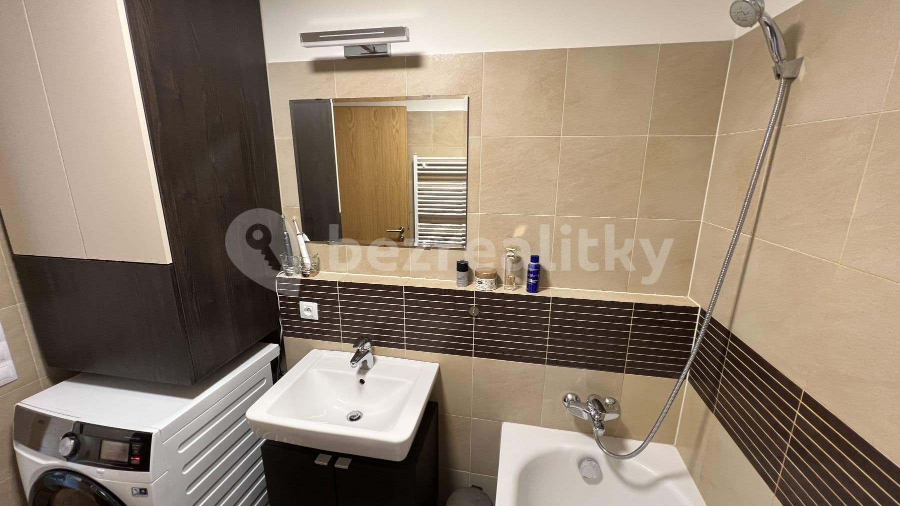 Prenájom bytu 3-izbový 102 m², Mokropeská, Černošice, Středočeský kraj Prenájom bytu 3-izbový 102 m², Mokropeská, Černošice, Středočeský kraj