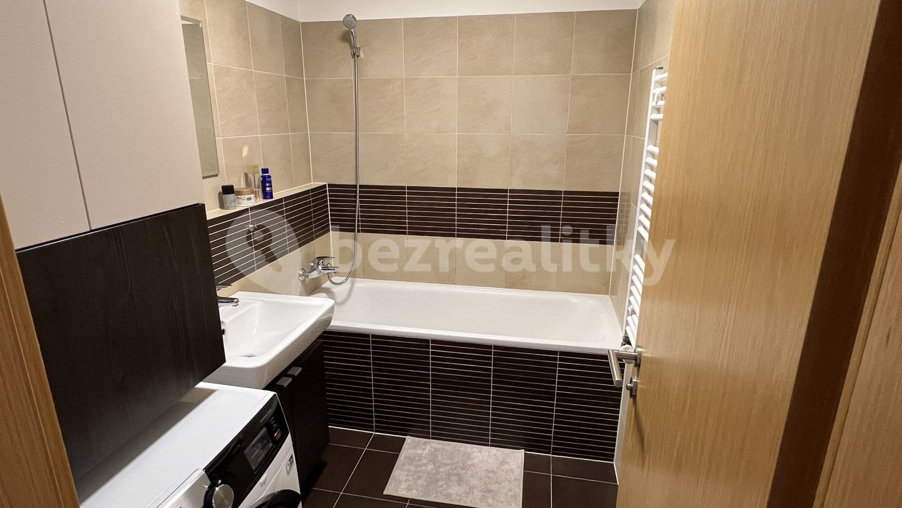 Prenájom bytu 3-izbový 102 m², Mokropeská, Černošice, Středočeský kraj Prenájom bytu 3-izbový 102 m², Mokropeská, Černošice, Středočeský kraj