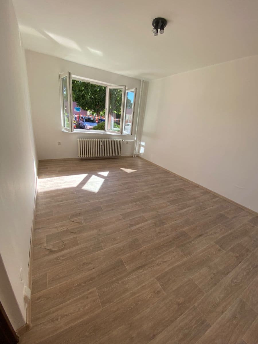 Prenájom bytu 1-izbový 34 m², Jiráskova, Krnov, Moravskoslezský kraj Prenájom bytu 1-izbový 34 m², Jiráskova, Krnov, Moravskoslezský kraj