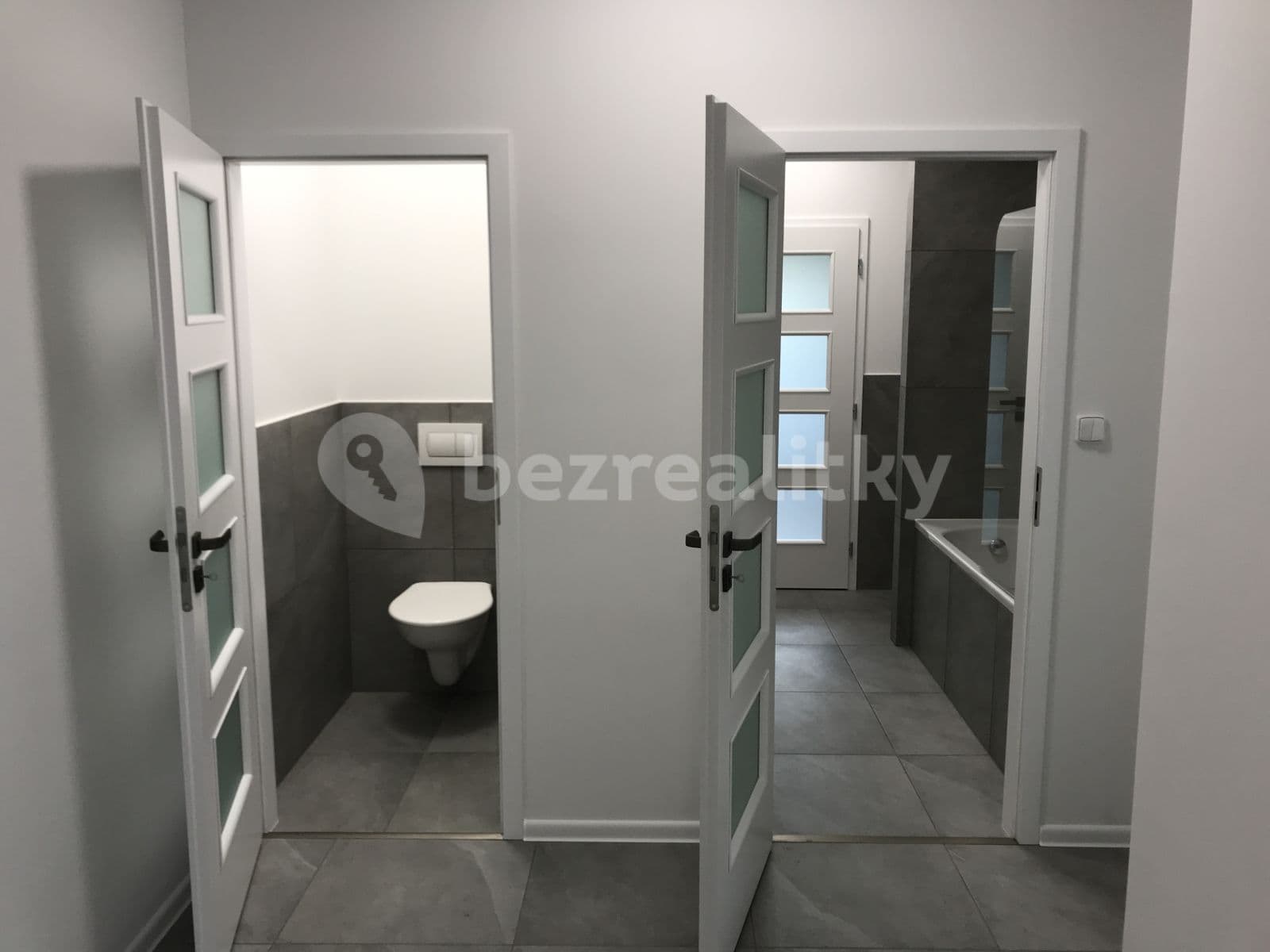 Prenájom domu 958 m², pozemok 958 m², Malá Hraštice, Středočeský kraj Prenájom domu 958 m², pozemok 958 m², Malá Hraštice, Středočeský kraj