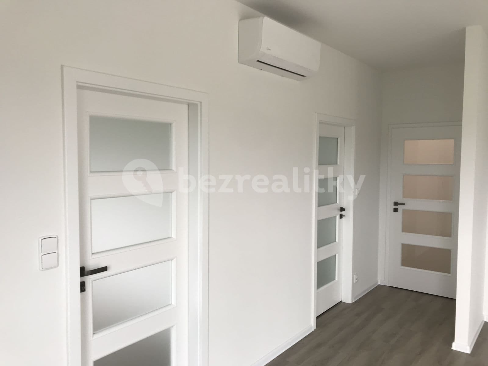 Prenájom domu 958 m², pozemok 958 m², Malá Hraštice, Středočeský kraj Prenájom domu 958 m², pozemok 958 m², Malá Hraštice, Středočeský kraj