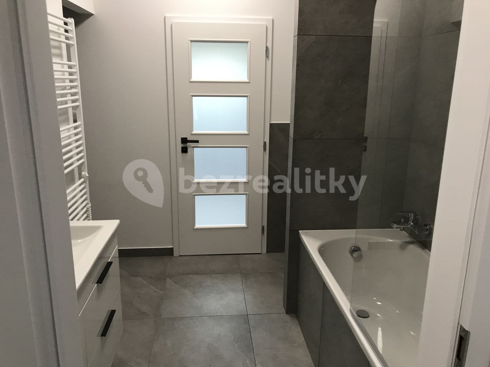 Prenájom domu 958 m², pozemok 958 m², Malá Hraštice, Středočeský kraj Prenájom domu 958 m², pozemok 958 m², Malá Hraštice, Středočeský kraj