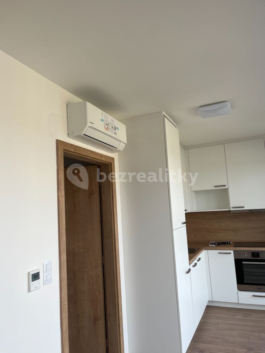 Prenájom bytu 1-izbový 51 m², Dělnická, Praha, Praha Prenájom bytu 1-izbový 51 m², Dělnická, Praha, Praha