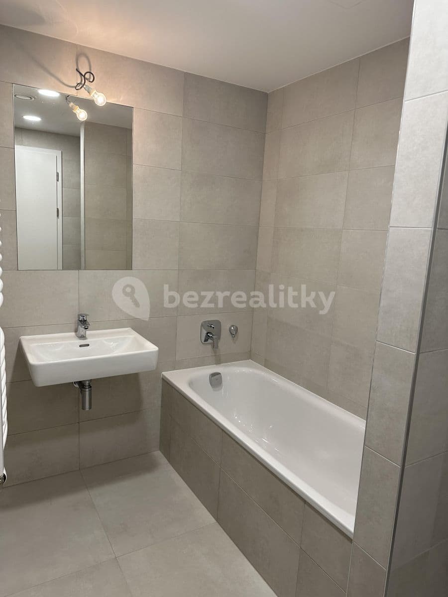 Prenájom bytu 2-izbový 41 m², Jankovcova, Praha, Praha Prenájom bytu 2-izbový 41 m², Jankovcova, Praha, Praha