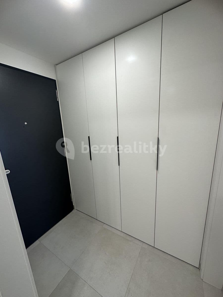 Prenájom bytu 2-izbový 41 m², Jankovcova, Praha, Praha Prenájom bytu 2-izbový 41 m², Jankovcova, Praha, Praha