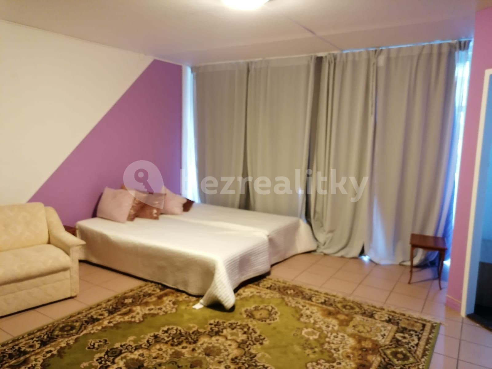 Prenájom bytu 1-izbový 48 m², Kettnerova, Praha, Praha Prenájom bytu 1-izbový 48 m², Kettnerova, Praha, Praha
