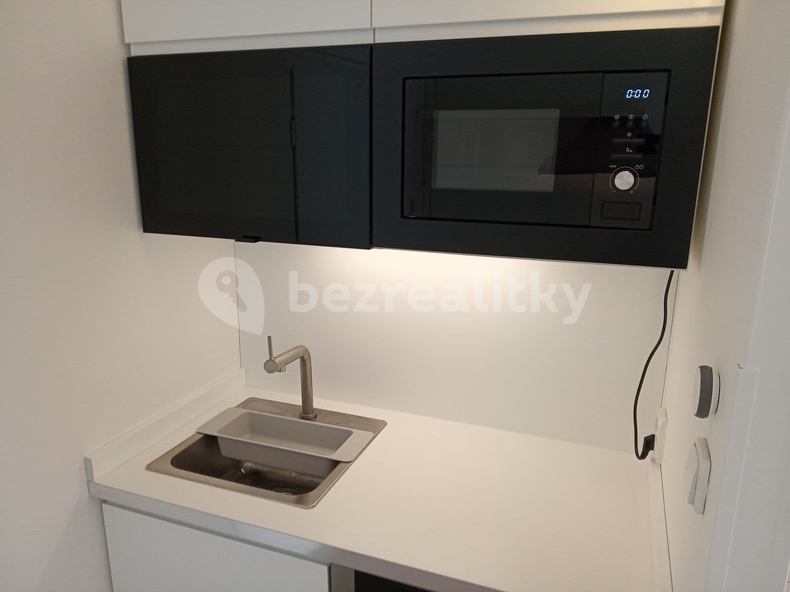 Prenájom bytu 1-izbový 48 m², Kettnerova, Praha, Praha Prenájom bytu 1-izbový 48 m², Kettnerova, Praha, Praha