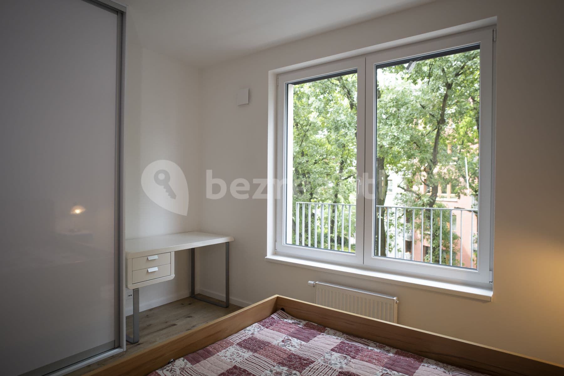 Prenájom bytu 3-izbový 75 m², Červená báň, Praha, Praha Prenájom bytu 3-izbový 75 m², Červená báň, Praha, Praha