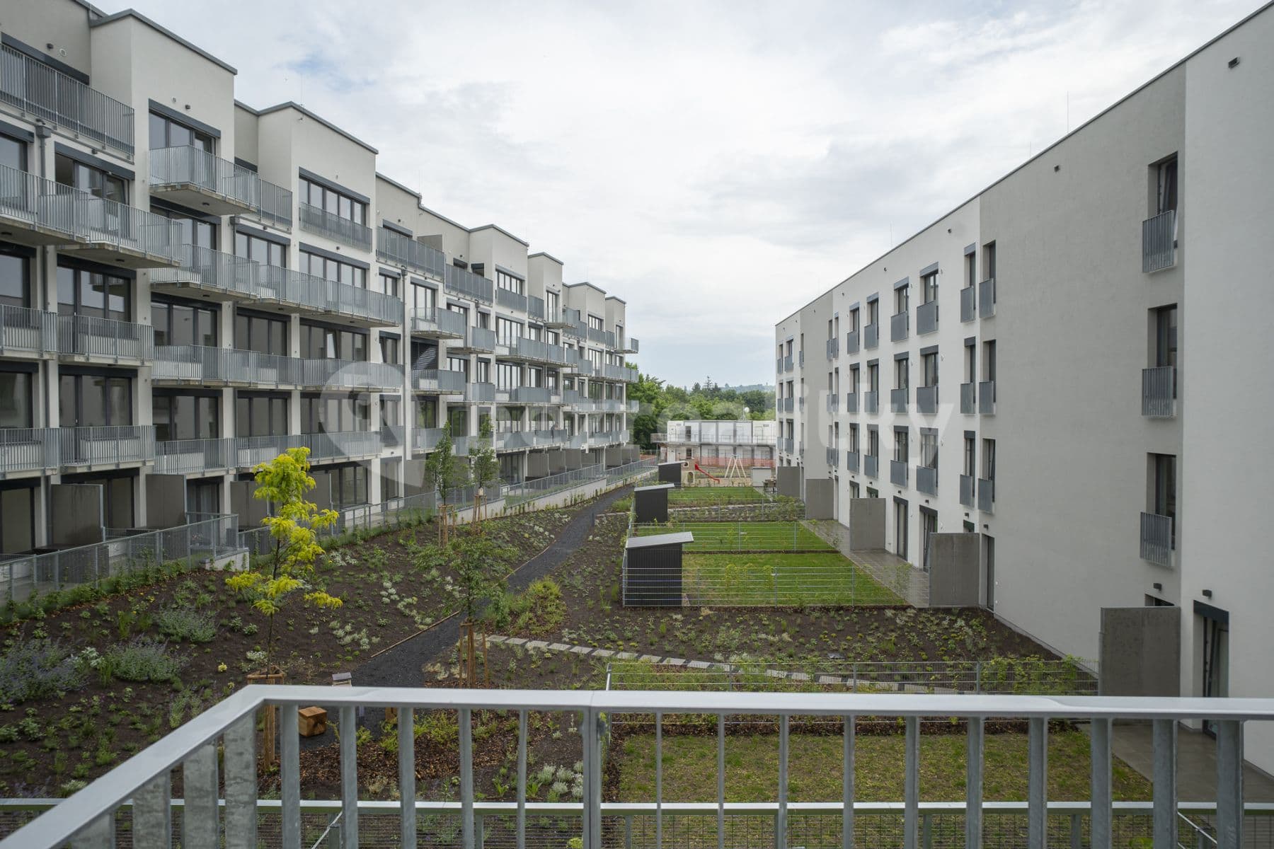 Prenájom bytu 3-izbový 75 m², Červená báň, Praha, Praha Prenájom bytu 3-izbový 75 m², Červená báň, Praha, Praha