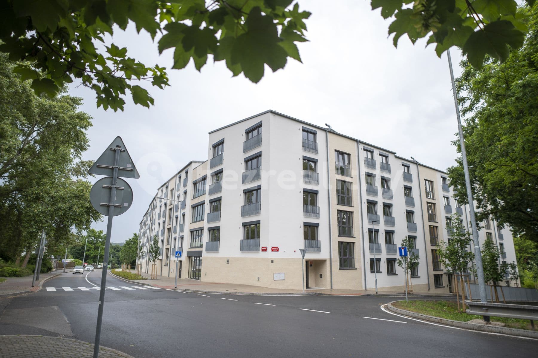 Prenájom bytu 3-izbový 75 m², Červená báň, Praha, Praha Prenájom bytu 3-izbový 75 m², Červená báň, Praha, Praha