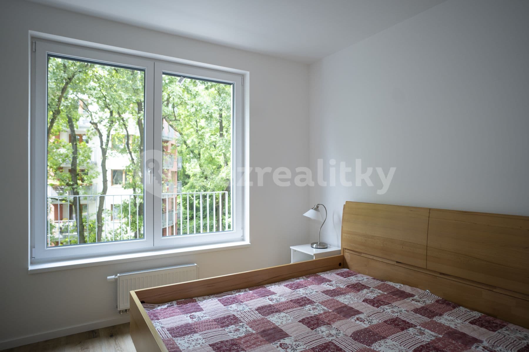 Prenájom bytu 3-izbový 75 m², Červená báň, Praha, Praha Prenájom bytu 3-izbový 75 m², Červená báň, Praha, Praha