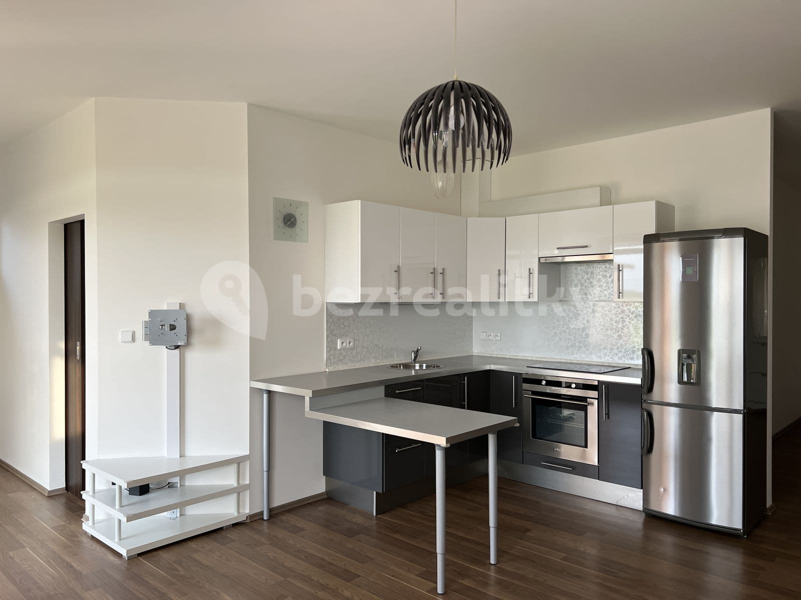 Prenájom bytu 2-izbový 52 m², Polní, Veleň, Středočeský kraj Prenájom bytu 2-izbový 52 m², Polní, Veleň, Středočeský kraj