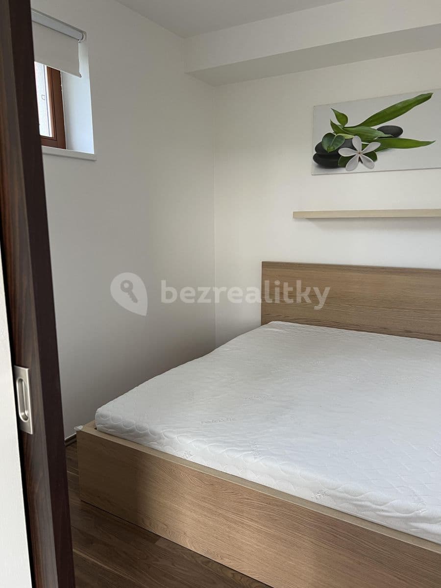 Prenájom bytu 2-izbový 52 m², Polní, Veleň, Středočeský kraj Prenájom bytu 2-izbový 52 m², Polní, Veleň, Středočeský kraj