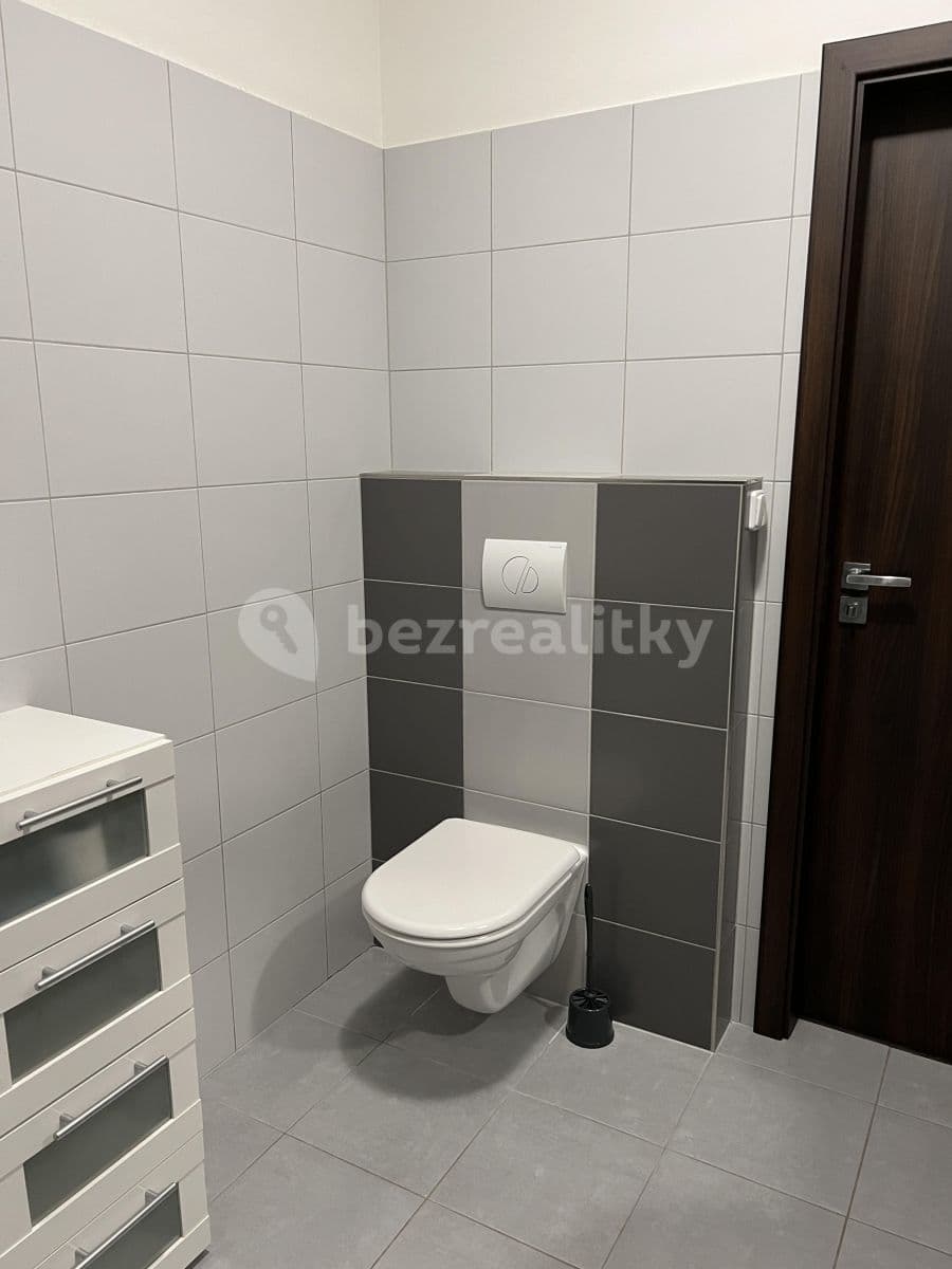Prenájom bytu 2-izbový 52 m², Polní, Veleň, Středočeský kraj Prenájom bytu 2-izbový 52 m², Polní, Veleň, Středočeský kraj